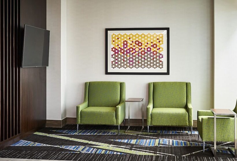 هتل Holiday Inn Express & Suites   Brantford, An Ihg
