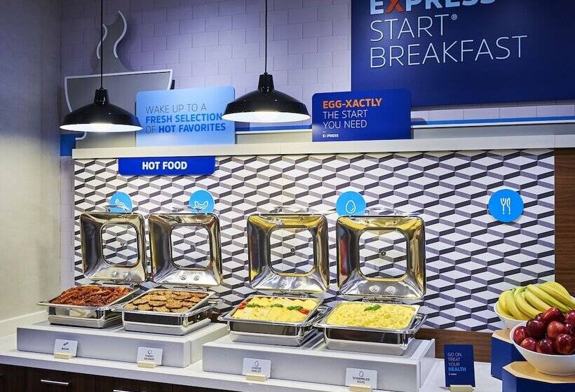 هتل Holiday Inn Express & Suites   Brantford, An Ihg
