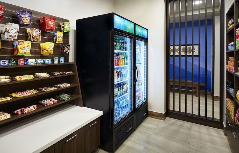 هتل Holiday Inn Express & Suites   Brantford, An Ihg