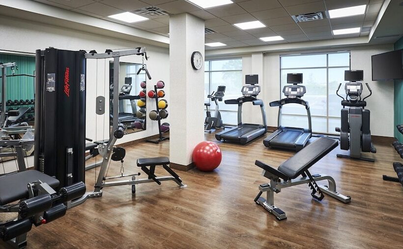 هتل Holiday Inn Express & Suites   Brantford, An Ihg
