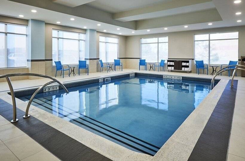 هتل Holiday Inn Express & Suites   Brantford, An Ihg