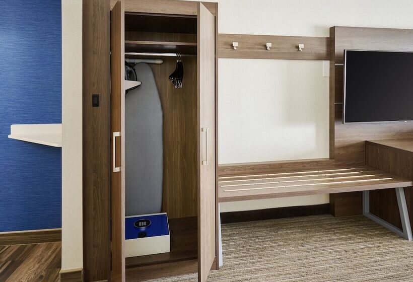 هتل Holiday Inn Express & Suites   Brantford, An Ihg