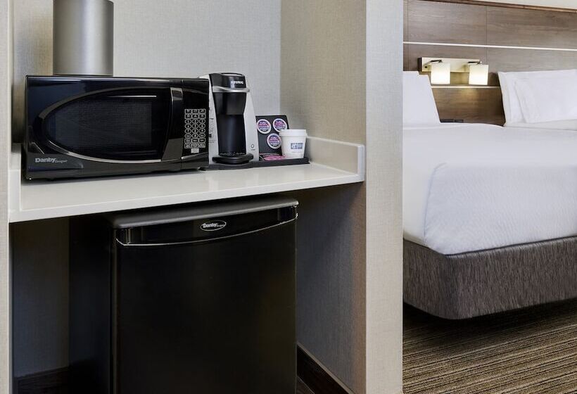 هتل Holiday Inn Express & Suites   Brantford, An Ihg