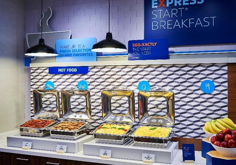 هتل Holiday Inn Express & Suites   Brantford, An Ihg
