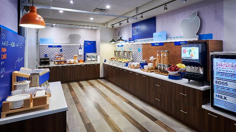 هتل Holiday Inn Express & Suites   Brantford, An Ihg