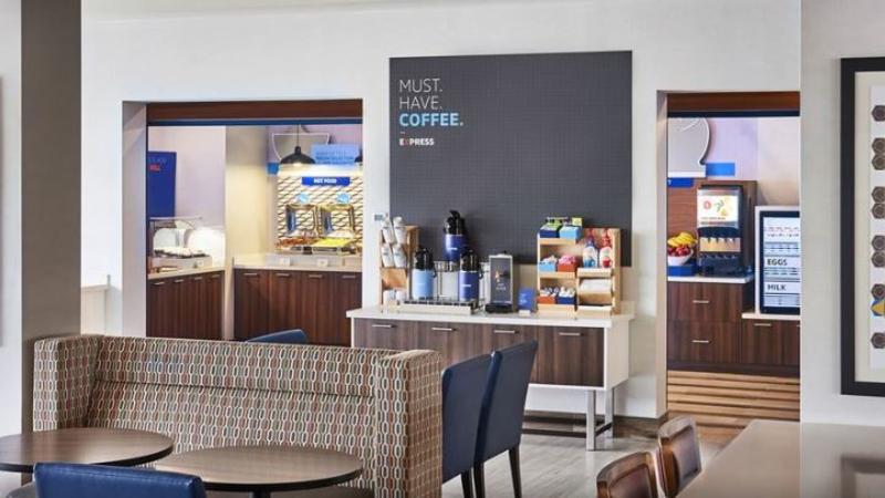 هتل Holiday Inn Express & Suites   Brantford, An Ihg