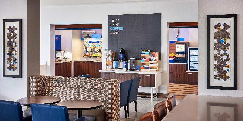 هتل Holiday Inn Express & Suites   Brantford, An Ihg
