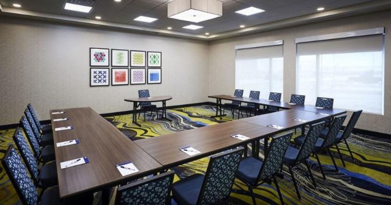 هتل Holiday Inn Express & Suites   Brantford, An Ihg