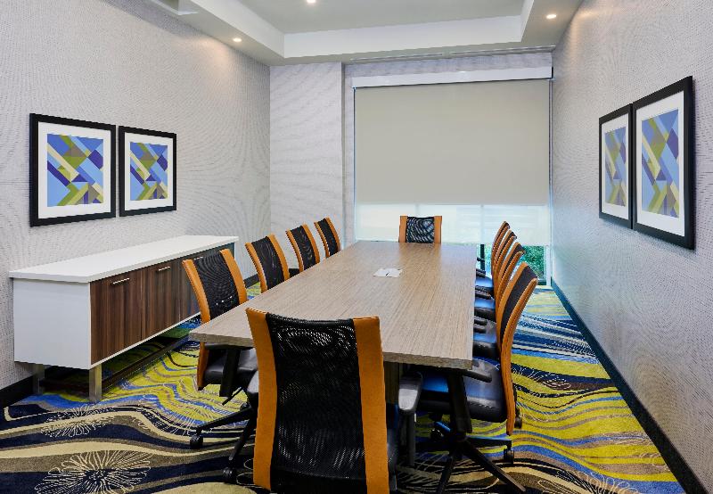 هتل Holiday Inn Express & Suites   Brantford, An Ihg
