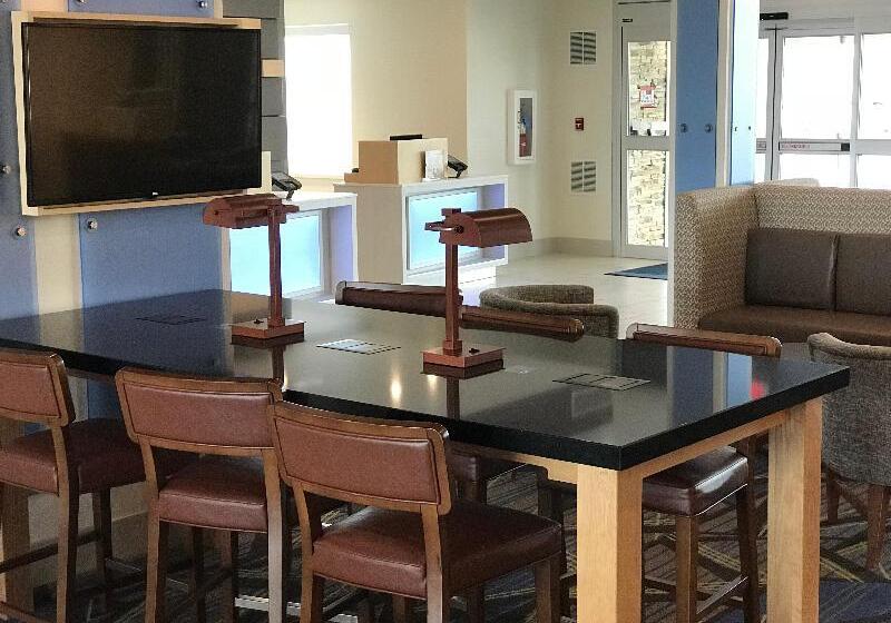 ホテル Holiday Inn Express And Suites Hannibal   Medical Center By Ihg