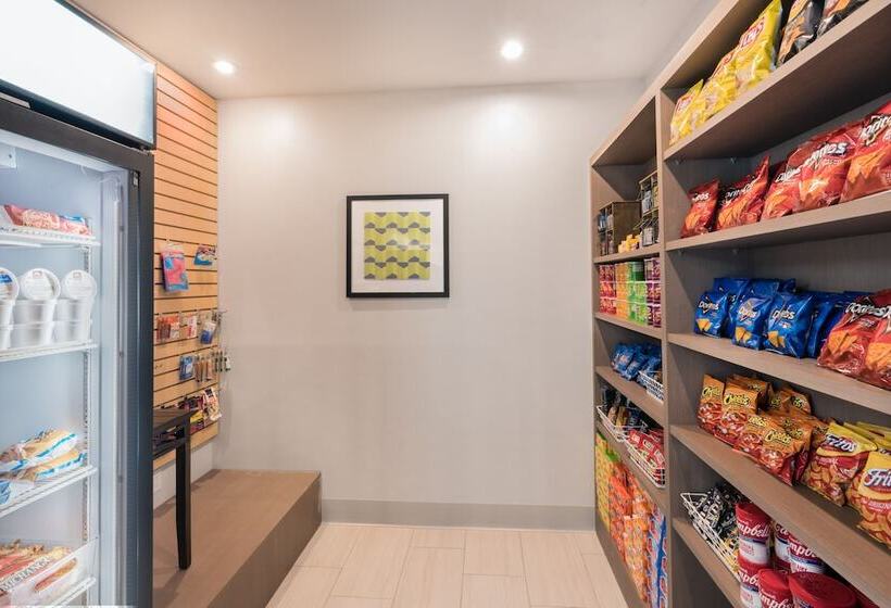 בית מלון כפרי Holiday Inn Express & Suites Lake Havasu   London Bridge, An Ihg