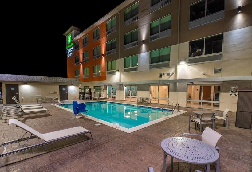 هتل Holiday Inn Express & Suites Moses Lake, An Ihg
