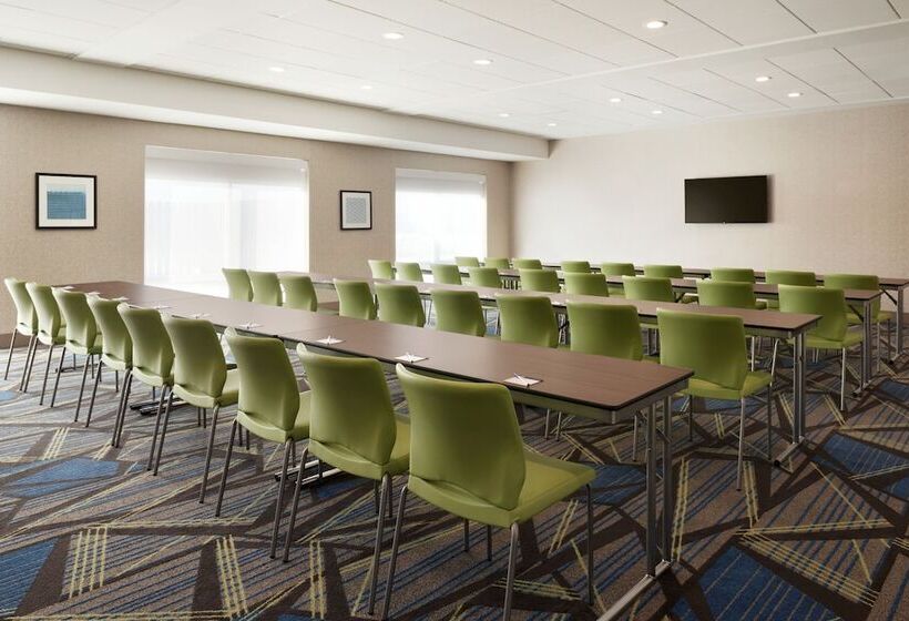 בית מלון כפרי Holiday Inn Express & Suites   Cincinnati South   Wilder, An Ihg