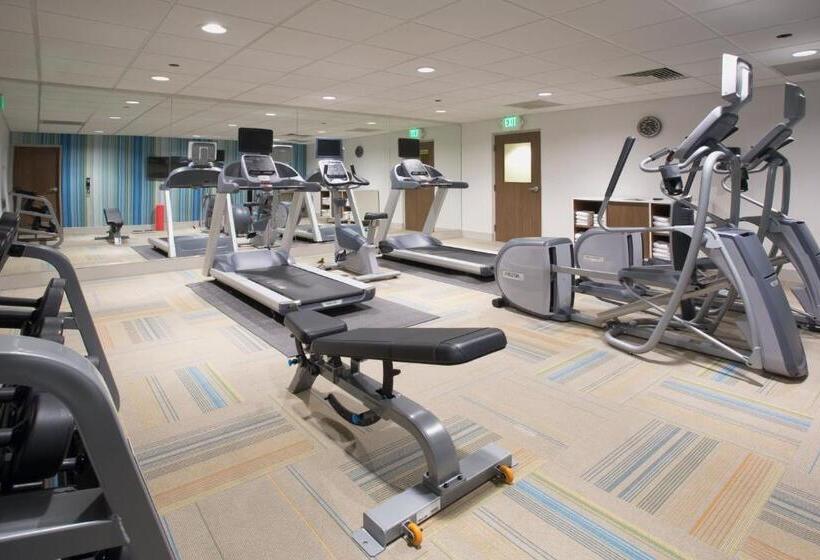 هتل Holiday Inn Express & Suites Redding, An Ihg