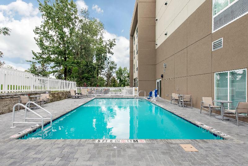 هتل Holiday Inn Express Melbourne West, An Ihg