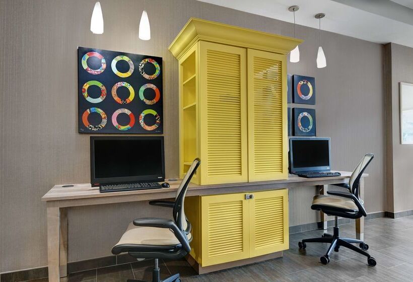 Отель Home2 Suites By Hilton Bordentown