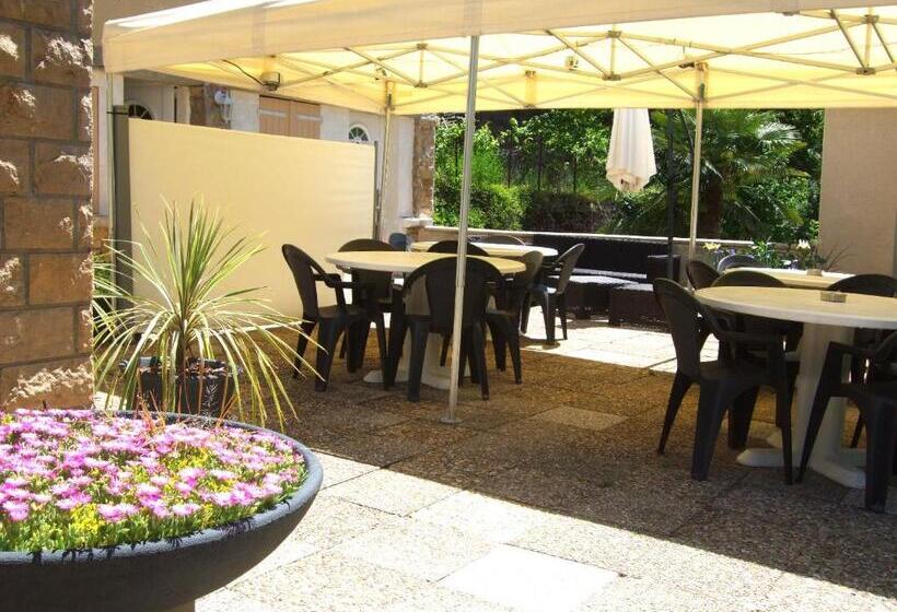 هتل Hôtel Le Moulin D'olt