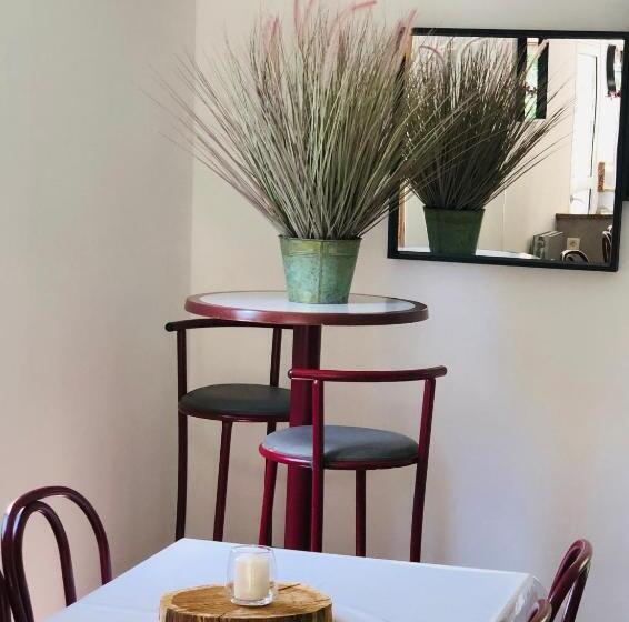 هتل Hôtel Le Moulin D'olt