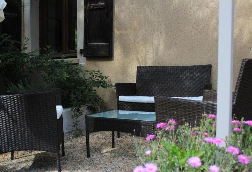 هتل Hôtel Le Moulin D'olt