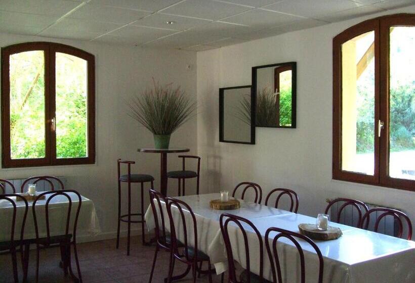 هتل Hôtel Le Moulin D'olt