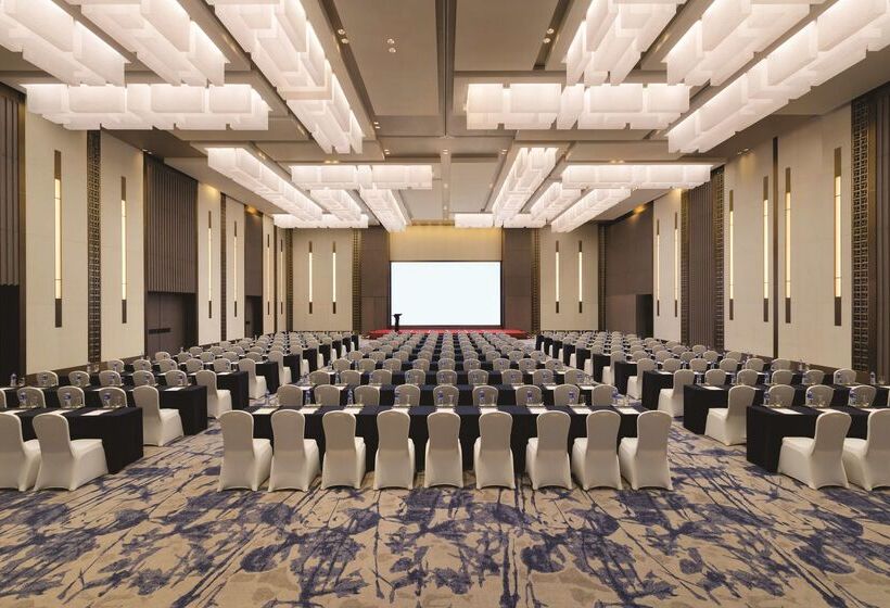 هتل Hyatt House Yinchuan Yuecaicheng