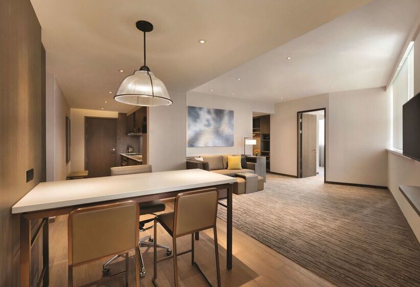 هتل Hyatt House Yinchuan Yuecaicheng