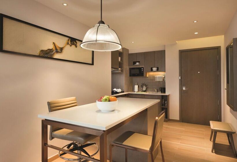 هتل Hyatt House Yinchuan Yuecaicheng