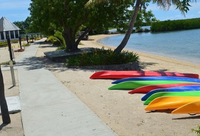 فندق Landers Bay Resort & Spa Fiji   Adults Only