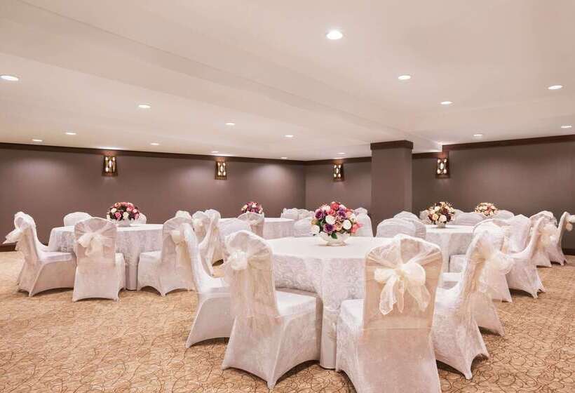 Fotos del hotel Ramada By Wyndham Istanbul Alibeykoy:  11