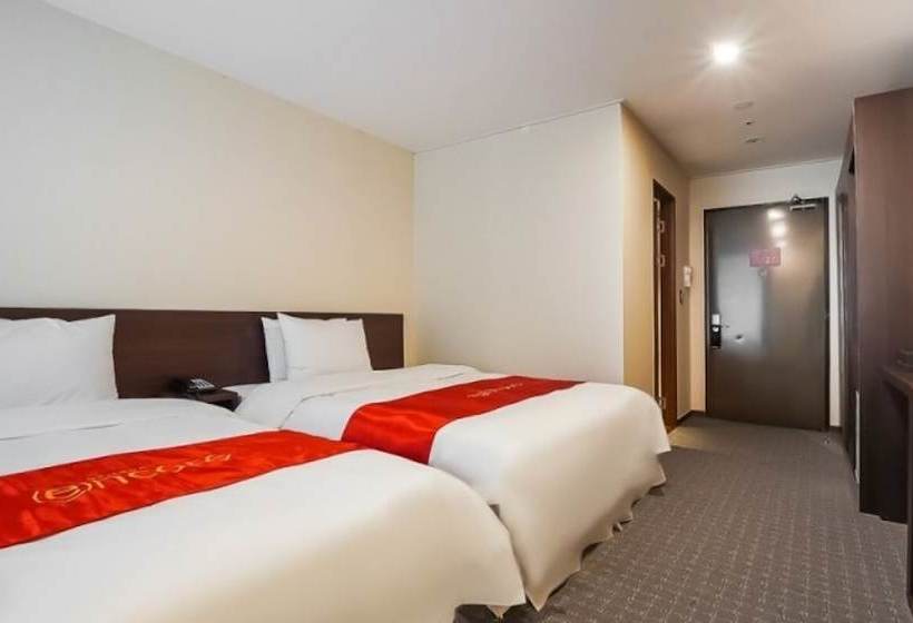 בית מלון כפרי Ramada Encore Pyeongtaek