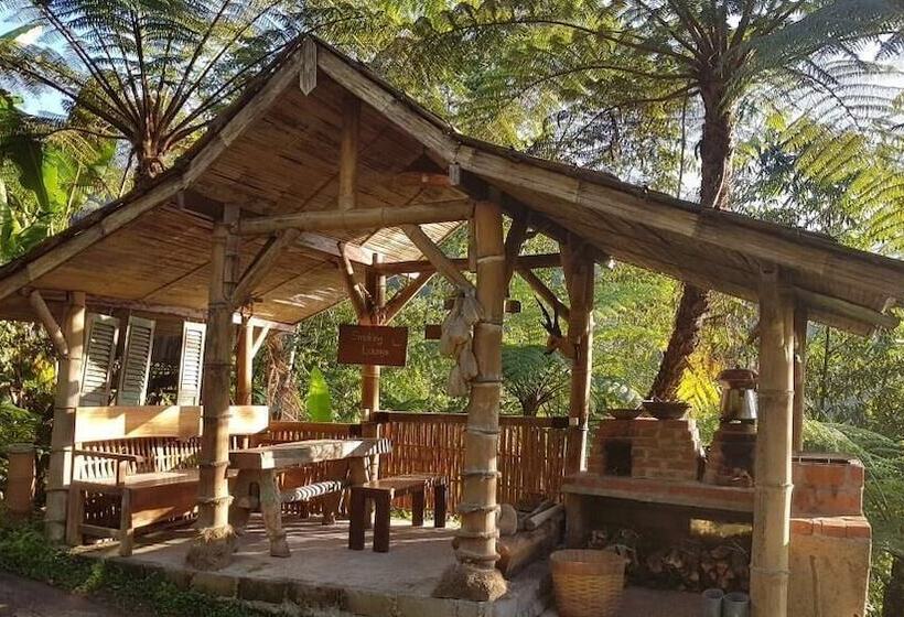 هتل Sang Giri Mountain Tent Resort By Ahm
