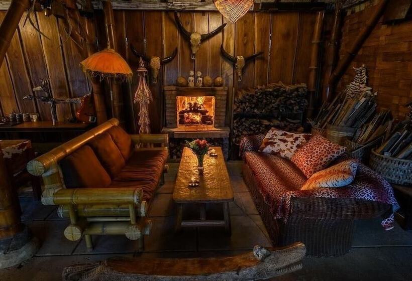 هتل Sang Giri Mountain Tent Resort By Ahm