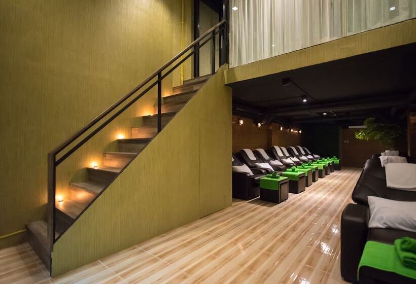 Sovereign Group Hotel At Pratunam