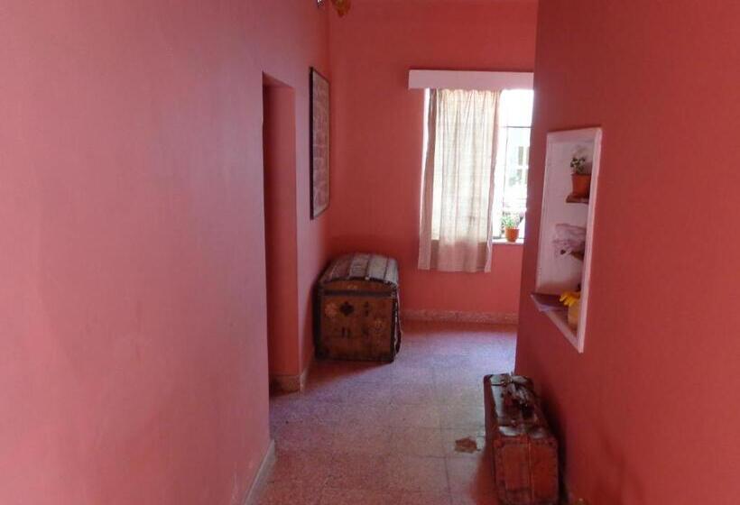 فندق صغير Hostal La Antigua