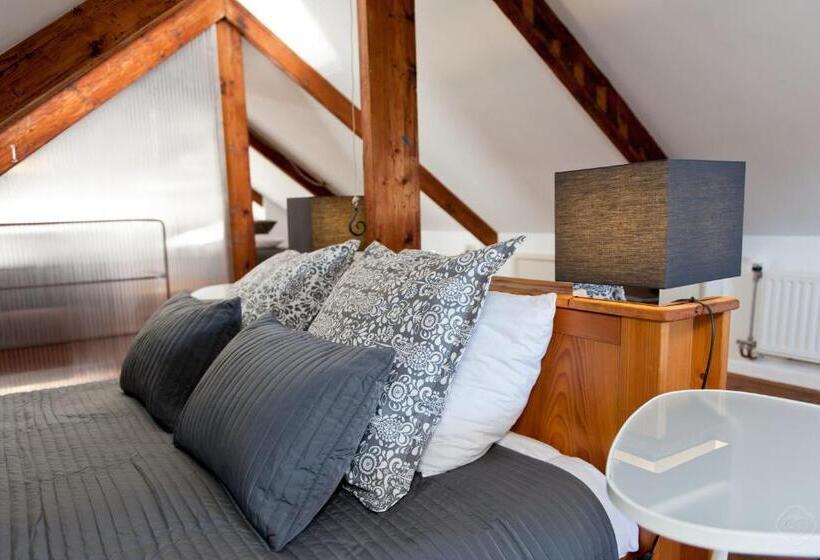 مبيت وإفطار Canal Holiday Apartment