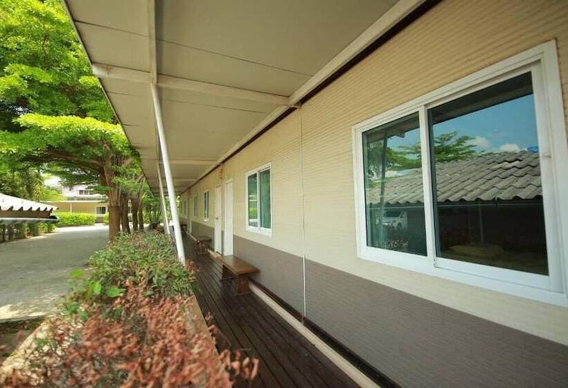 فندق Baan Sabuy Jung