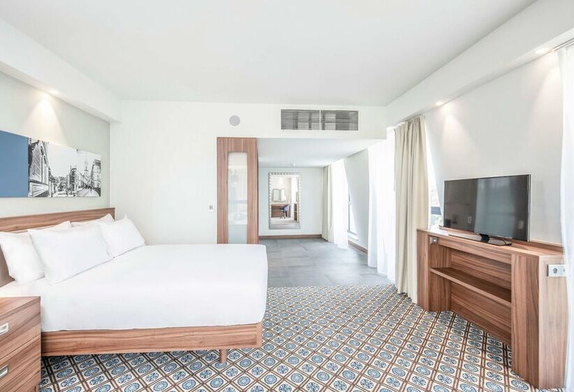 ホテル Hampton By Hilton Oswiecim