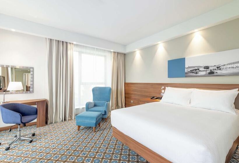 هتل Hampton By Hilton Oswiecim