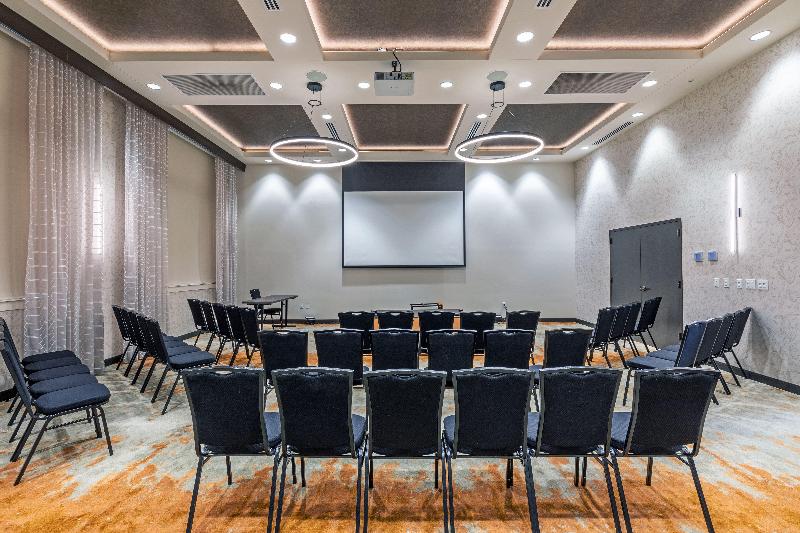 בית מלון כפרי Indigo Tulsa Dwtn/entertainment Area