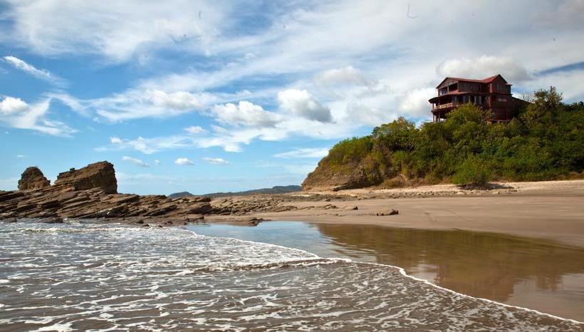 Отель Magnific Rock Surf Resort & Yoga Retreat Nicaragua