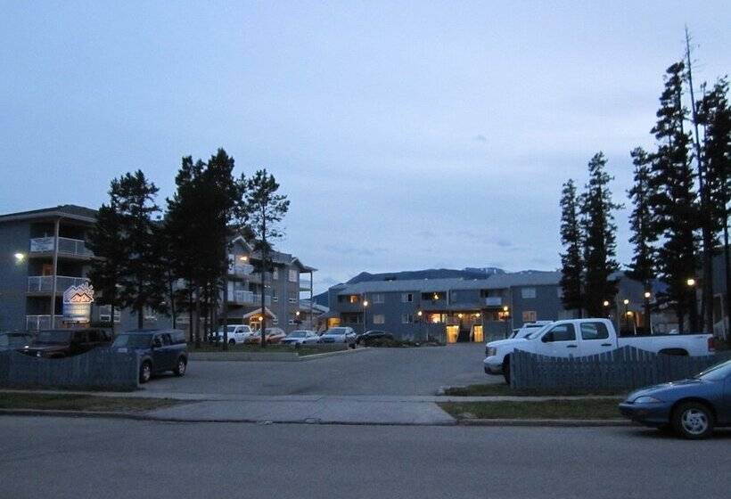 호텔 Misty Mountain Inn & Suites