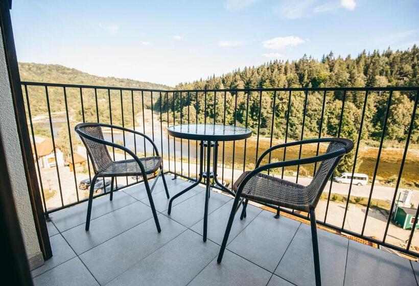 בית מלון כפרי Osonnya Karpaty Resort Medical & Spa
