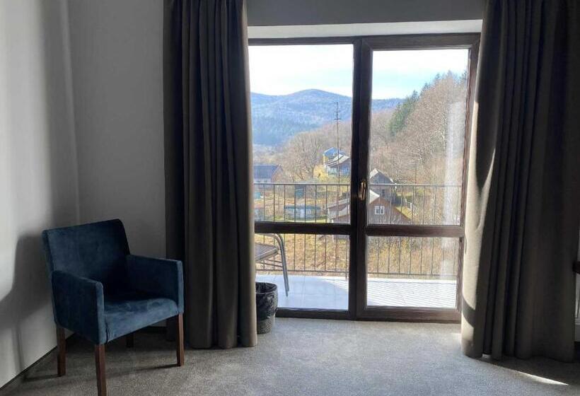 בית מלון כפרי Osonnya Karpaty Resort Medical & Spa
