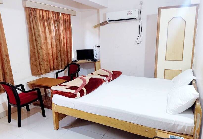 فندق Rajdhani Plaza