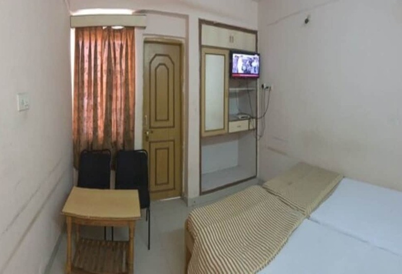 فندق Rajdhani Plaza