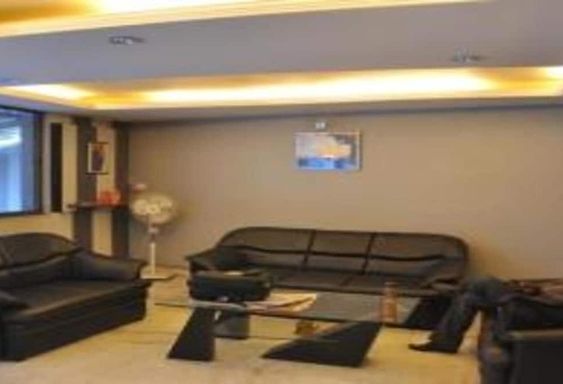 فندق Rajdhani Plaza