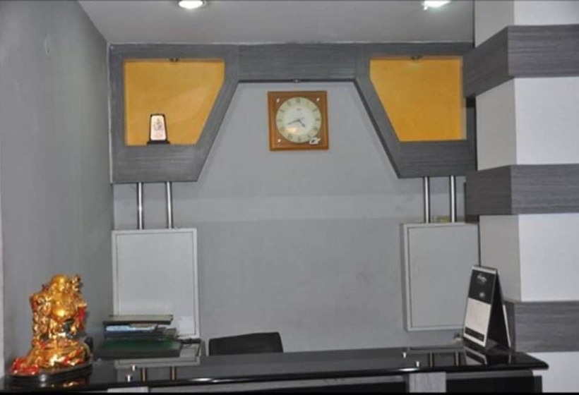 فندق Rajdhani Plaza