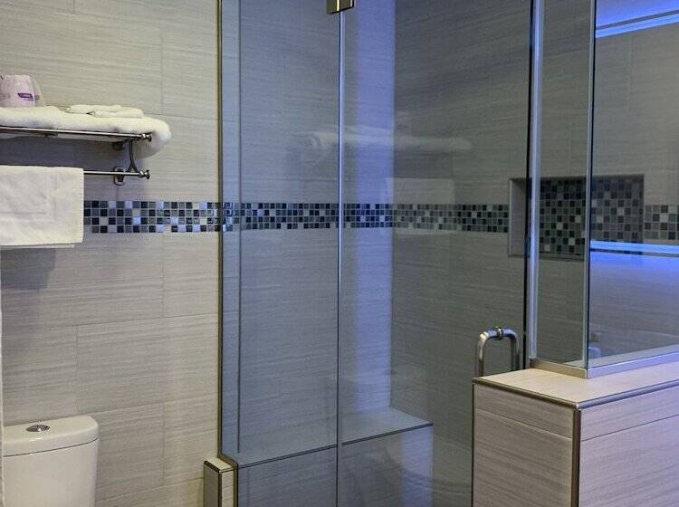 فندق على الطريق Sakura Inn