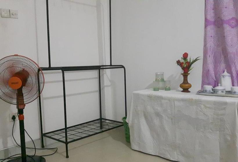 Aamiaismajoitus (B&B) Gamage Friendly Home