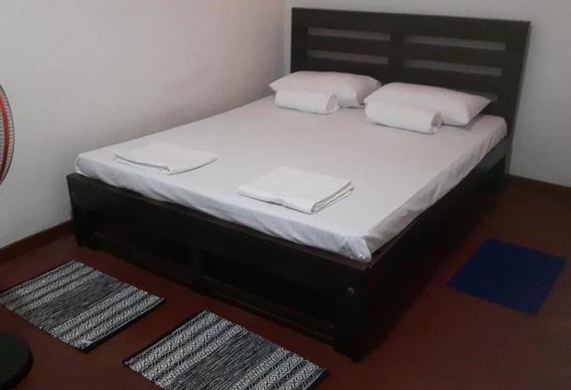 تختخواب و صبحانه Gamage Friendly Home